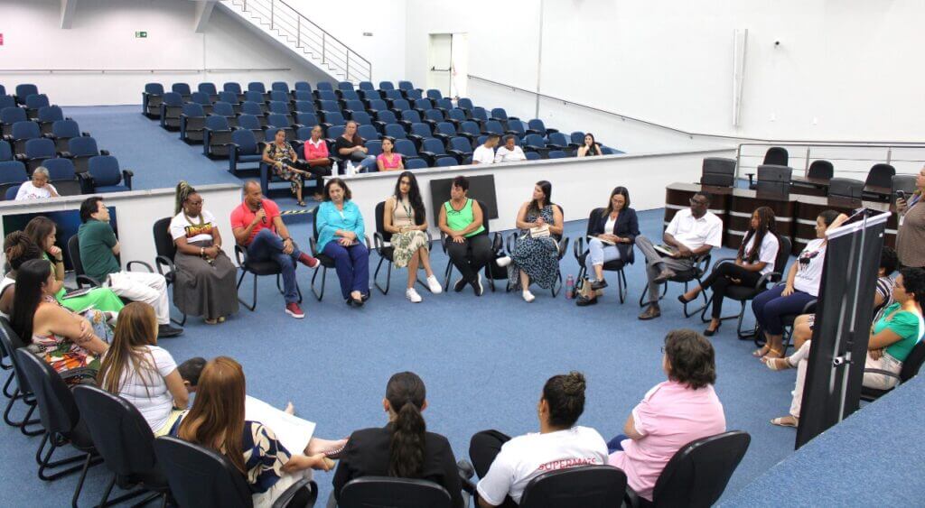 Roda de Conversa sobre o Autismo realizada na Câmara Municipal de Capivari